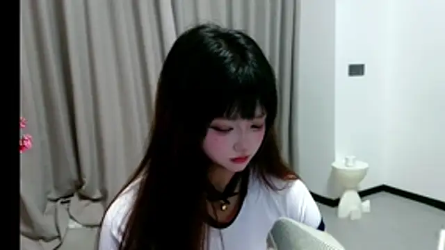 yan-0705 online show from 06-01-26, 11:32