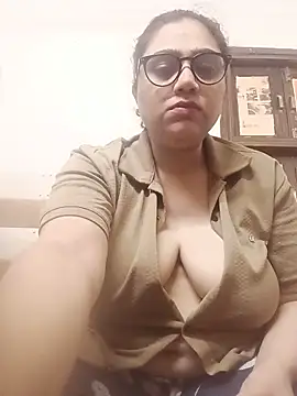 yourchahat27 online show from 06-11-26, 02:53