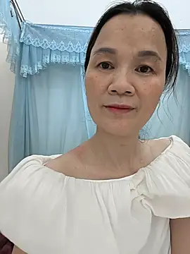 Lye lovely online show from 06-15-26, 12:49