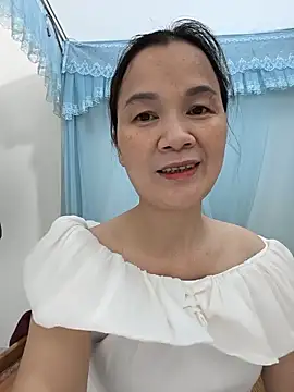 Lye lovely online show from 06-11-26, 02:47