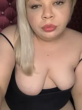 KiaraGoldd online show from 05-21-26, 10:51
