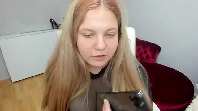 Snapshot of Girl4Power chatting on 07-19-26, 06:22 Girl4Power online show from 07-19-26, 06:22