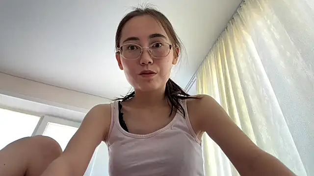 Snapshot of VickieTrudo chatting on 07-16-26, 12:13 VickieTrudo online show from 07-16-26, 12:13