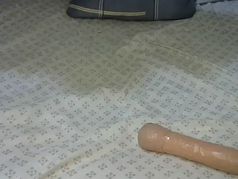 Snapshot of sexy_laura2 chatting on 07-28-26, 02:24 sexy laura2 online show from 07-28-26, 02:24