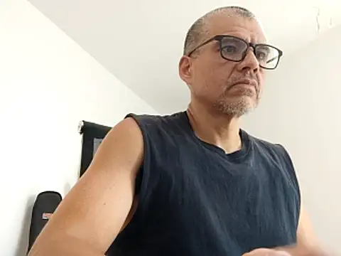 Gaceru01006 online show from 05-25-26, 08:40