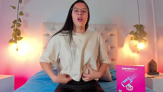 charlotte collins2  online show from 05-30-26, 03:02