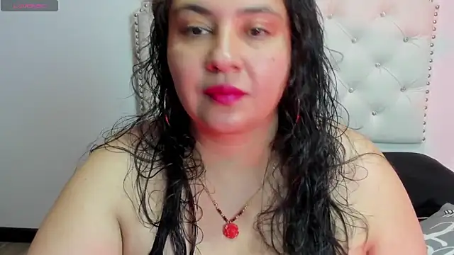 Snapshot of JadeBellee chatting on 05-27-26, 12:45 JadeBellee online show from 05-27-26, 12:45