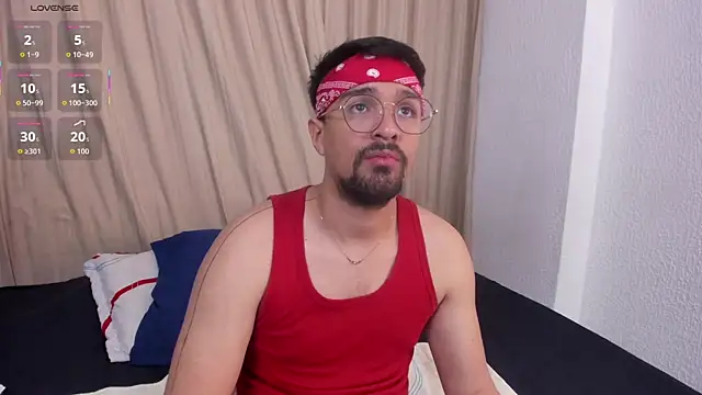Snapshot of max_ed chatting on 06-16-26, 10:59 max ed online show from 06-16-26, 10:59
