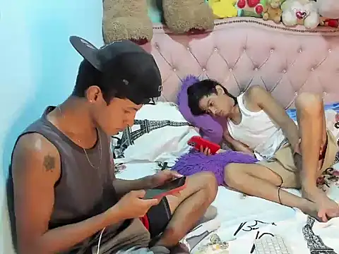 sexy guys23 online show from 06-18-26, 11:21