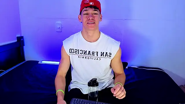 Luke Muscle online show from 06-05-26, 02:01
