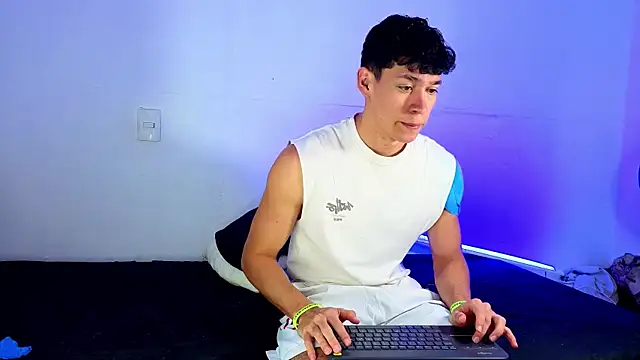 Luke Muscle online show from 05-23-26, 03:22