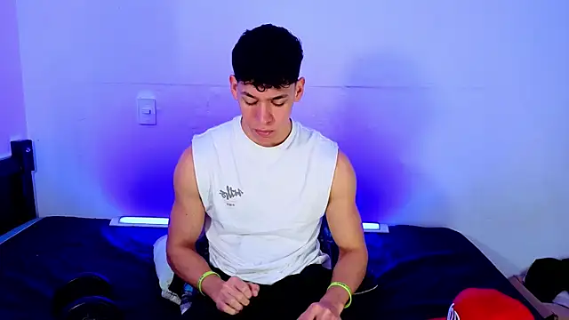 Luke Muscle online show from 06-06-26, 03:06