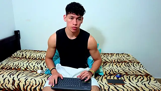 Luke Muscle online show from 06-15-26, 04:01