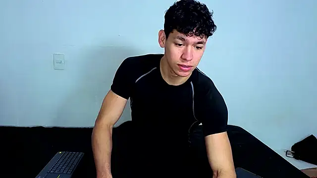 Luke Muscle online show from 06-02-26, 01:11