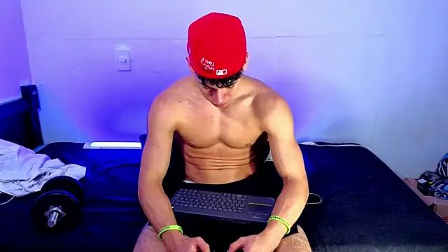 Luke Muscle online show from 06-06-26, 02:06