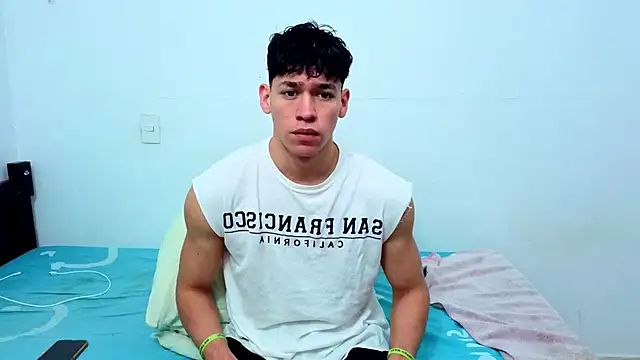 Luke Muscle online show from 06-10-26, 03:13