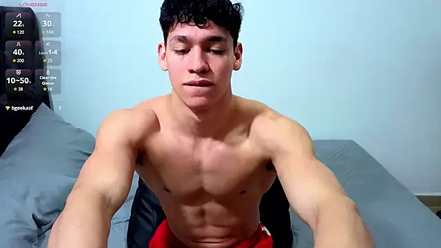 Luke Muscle online show from 06-28-26, 01:01