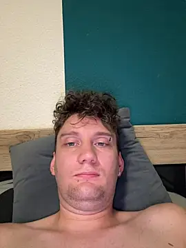 Snapshot of Stefan4513 chatting on 07-15-26, 04:19 Stefan4513 online show from 07-15-26, 04:19