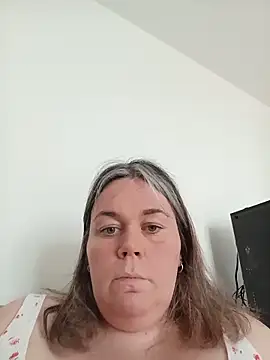 chattedebretagne online show from 06-20-26, 06:57