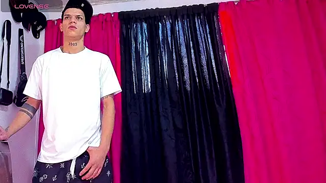 BoysTwMen online show from 05-22-26, 03:43