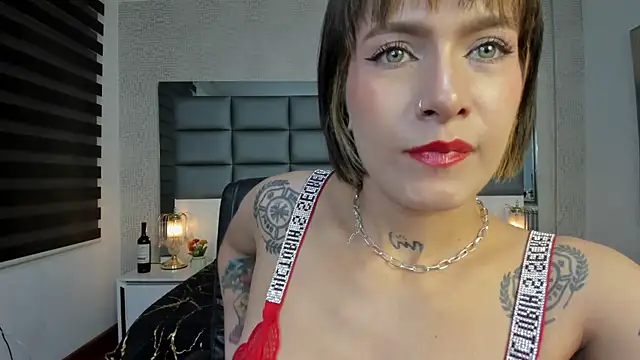 Snapshot of Mrs_Regina_clk chatting on 06-06-26, 04:07 Mrs Regina clk online show from 06-06-26, 04:07