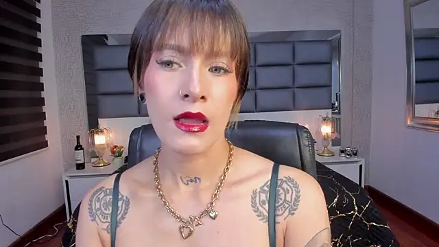 Snapshot of Mrs_Regina_clk chatting on 07-10-26, 03:50 Mrs Regina clk online show from 07-10-26, 03:50