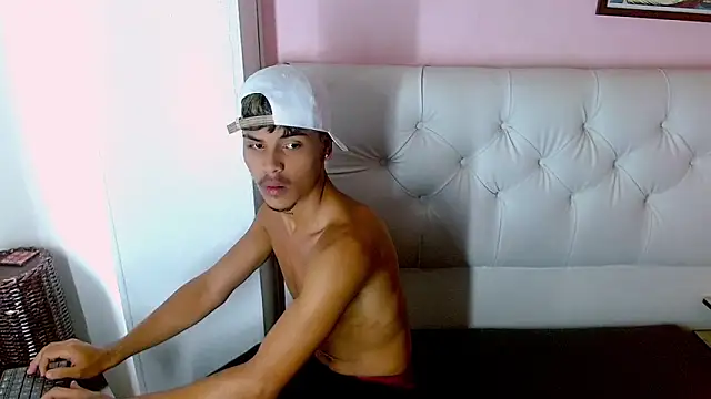 Angel foxc13 online show from 06-12-26, 04:38