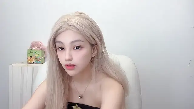 jiangjiang2005 online show from 06-18-26, 06:35