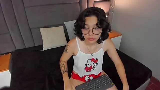 Snapshot of scarleth_blaze chatting on 06-19-26, 03:23 scarleth blaze online show from 06-19-26, 03:23