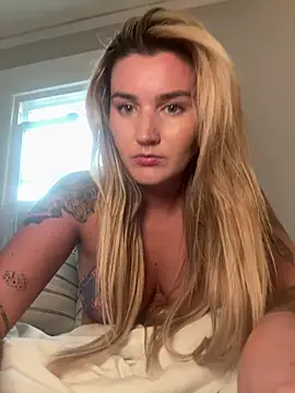 thebeachyblonde online show from 06-24-26, 11:46
