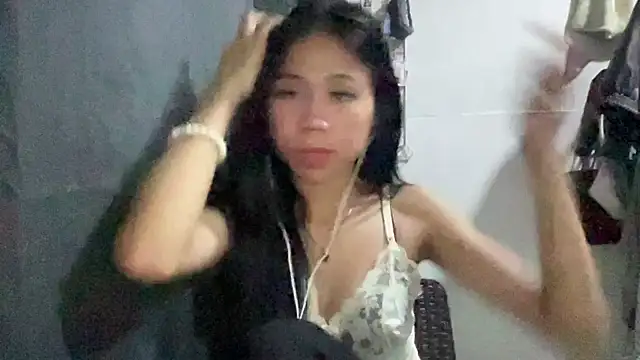 amberluiss online show from 06-01-26, 01:55