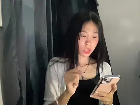 amberluiss online show from 06-11-26, 07:05