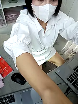 Snapshot of Julie-Rosee chatting on 06-06-26, 01:44 Julie-Rosee online show from 06-06-26, 01:44