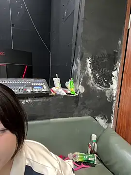 Shadowgril online show from 05-22-26, 10:57
