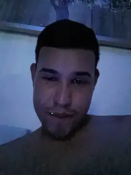 Snapshot of Julito777jj chatting on 05-23-26, 05:17 Julito777jj online show from 05-23-26, 05:17