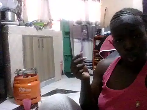 tiny beee online show from 05-25-26, 10:03