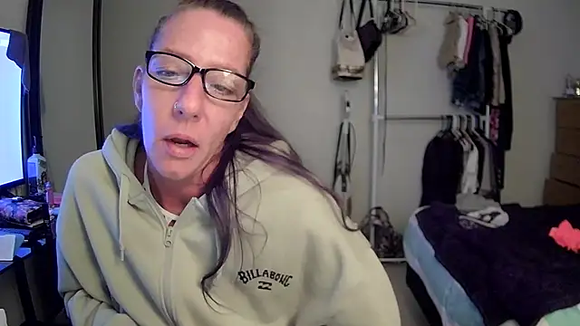 Quartz1Champagne online show from 06-15-26, 06:02