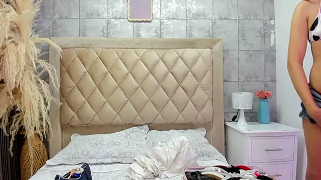 CleoFoxxx  online show from 06-10-26, 01:01