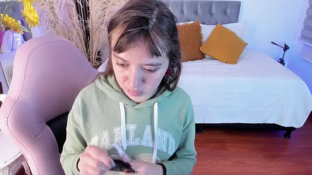 Scarlett  Cooper  1 online show from 06-02-26, 11:43