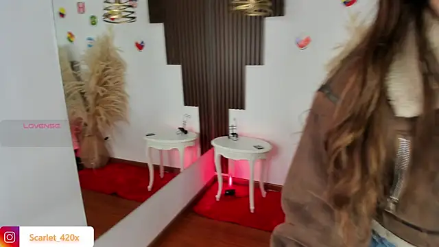 Scarlett  Cooper  1 online show from 06-25-26, 02:00