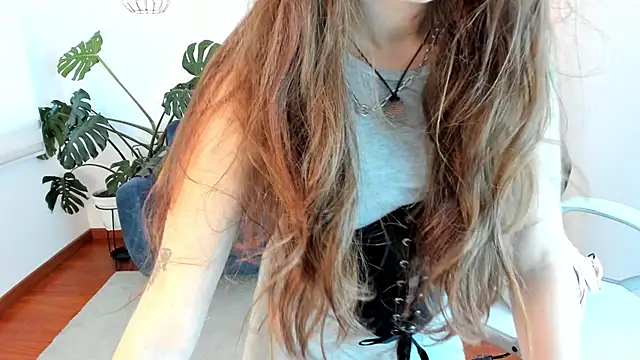 Scarlett  Cooper  1 online show from 06-18-26, 12:54