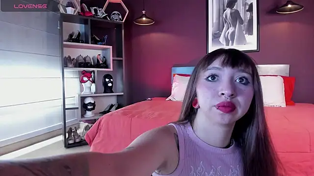 Scarlett  Cooper  1 online show from 06-12-26, 12:58