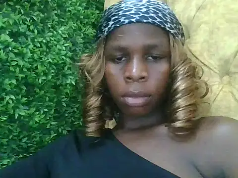 Snapshot of Lill_freakyapple chatting on 06-13-26, 12:25 Lill freakyapple online show from 06-13-26, 12:25
