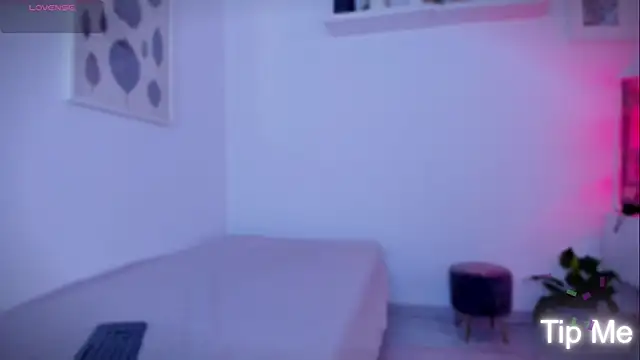 Snapshot of Frrancesca_ chatting on 06-05-26, 03:33 Frrancesca online show from 06-05-26, 03:33