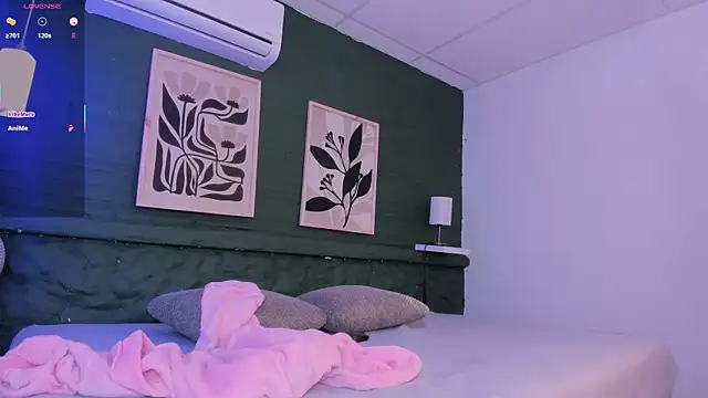 dalilaa   online show from 07-27-26, 04:36