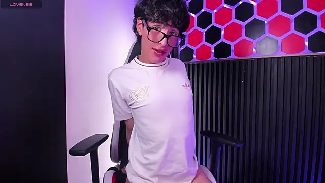 SantyFoxxs online show from 06-25-26, 03:26