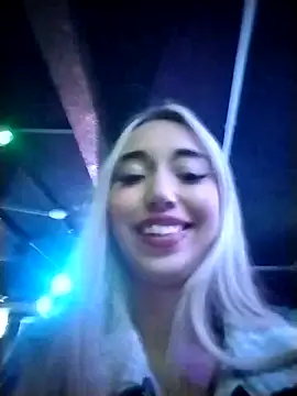 Red LipsDuo online show from 06-18-26, 02:43