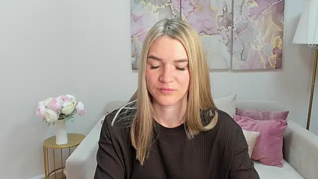 RoxyReignn online show from 07-03-26, 09:10