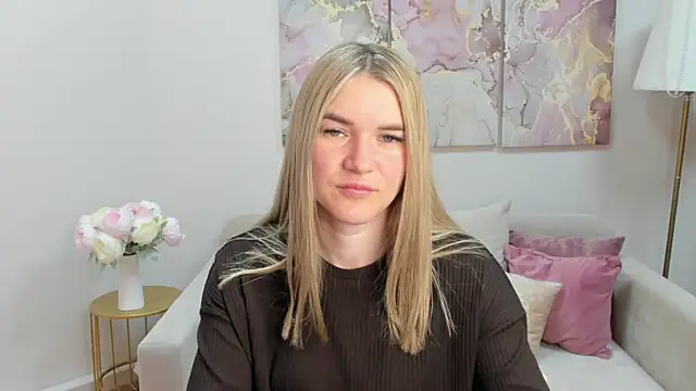 RoxyReignn online show from 07-04-26, 09:41