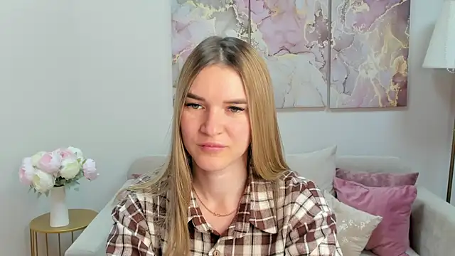 RoxyReignn online show from 06-24-26, 09:34